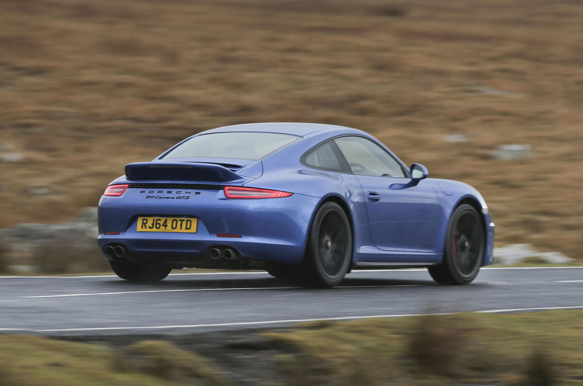 porsche 911 carrera gts 2015